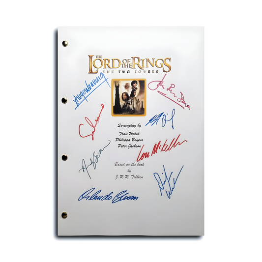 Portada del guion de SDL Las Dos Torres con la firma de 8 miembros del elenco entre ellos Orlando Bloom. tutiendadecine.com