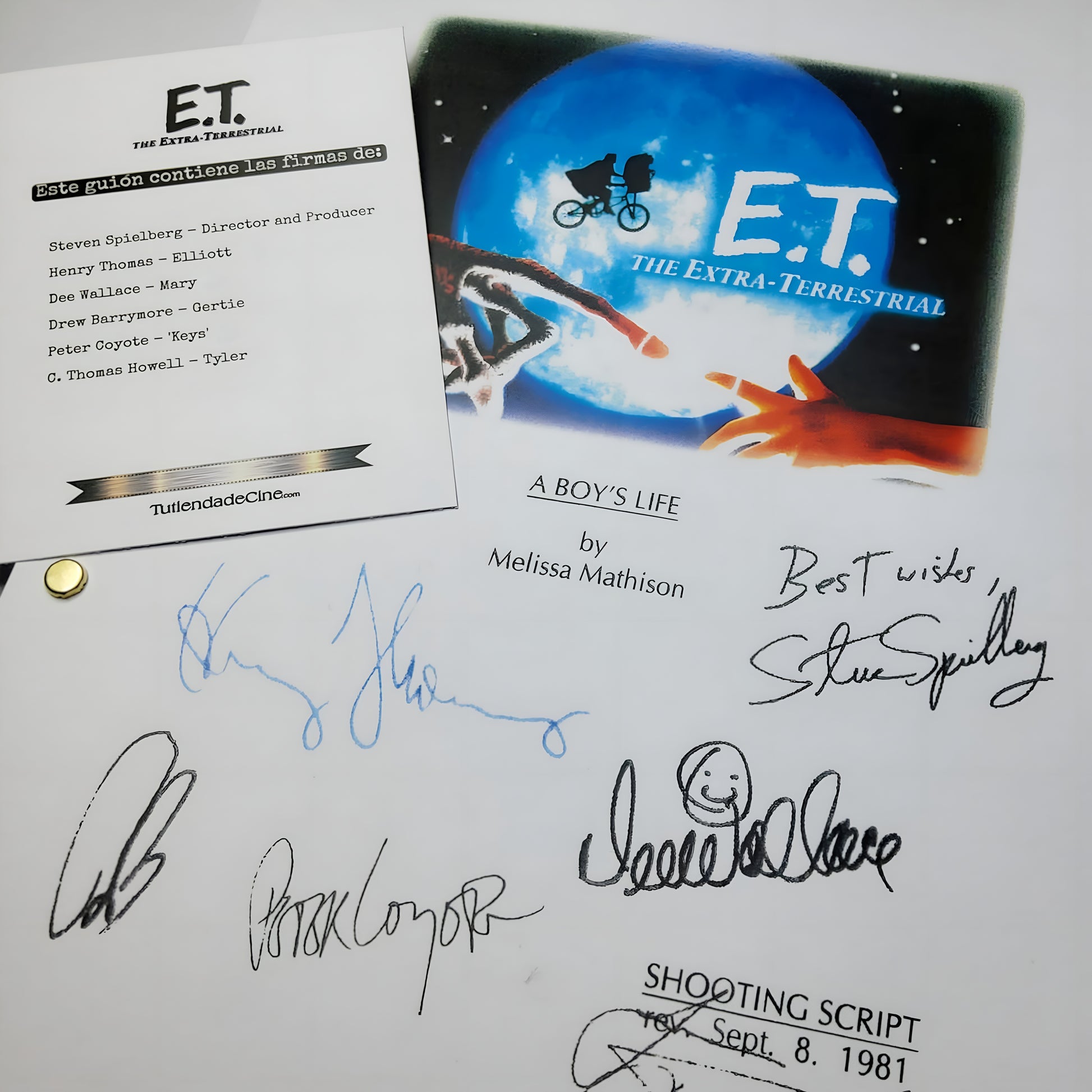 Merchandising de cine. Guion original de ET El extraterrestre firmado por miembros del elenco