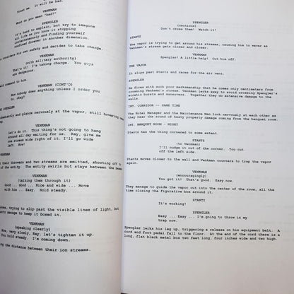 interior del guion de Cazafantasmas autografiado. tutiendadecine.com
