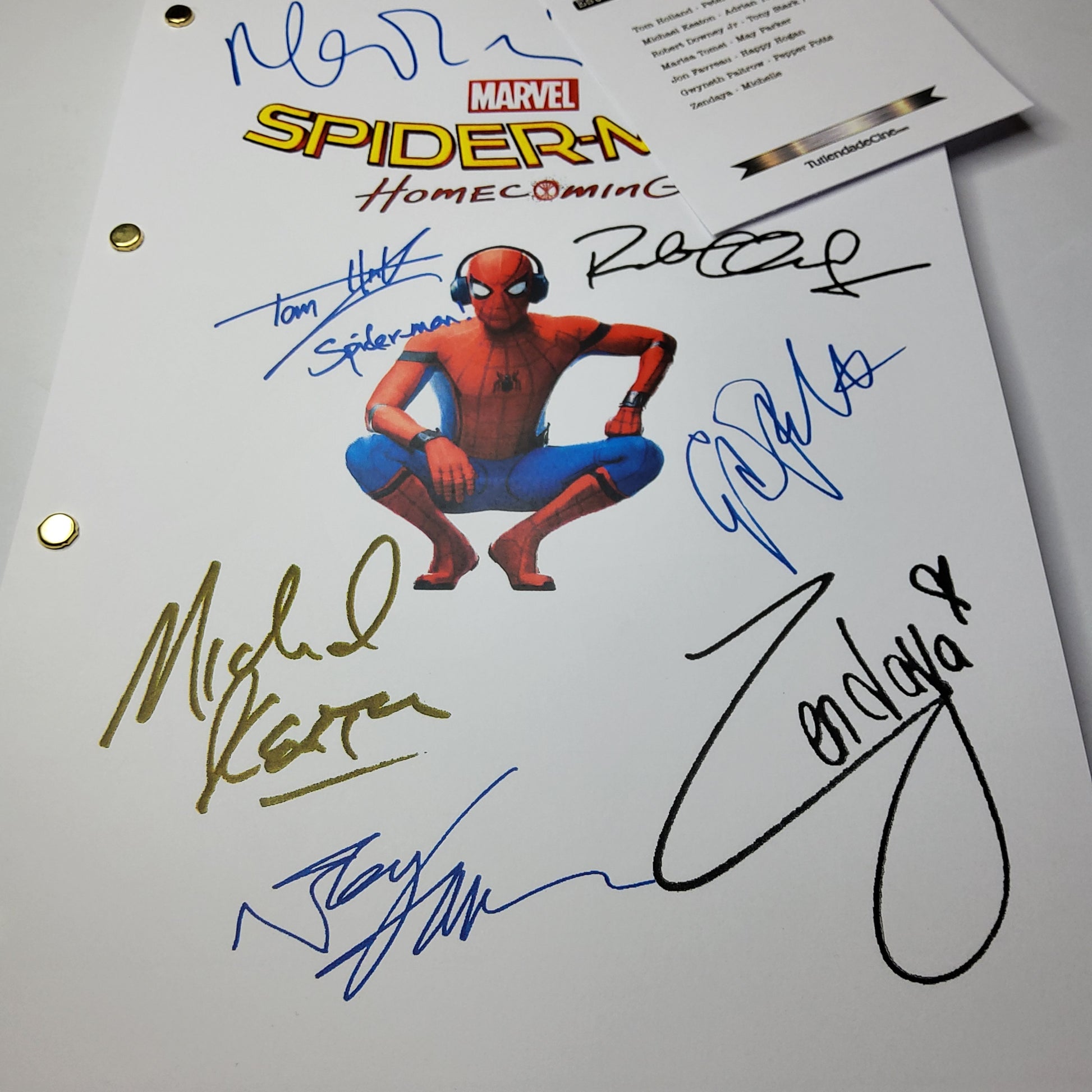 Firmas de actores en guion de Spider-Man: Homecoming, ideal para fans de Marvel